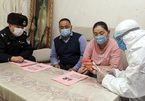 Trung Quốc thêm ổ dịch mới, Anh lo không có vắc-xin chống Covid-19