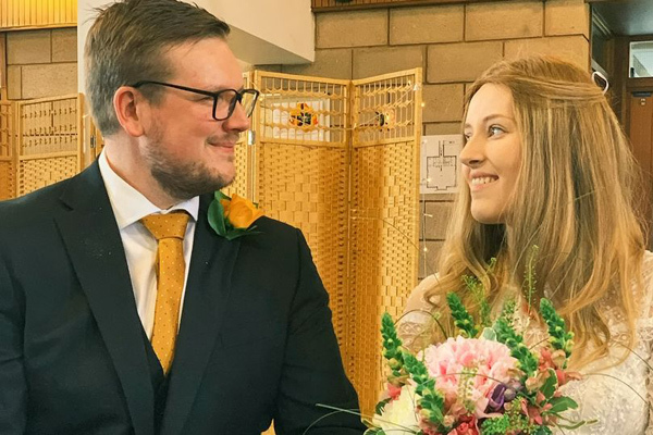 Bị chẩn đoán mắc ung thư, cô gái được bạn trai tổ chức cưới tại bệnh viện