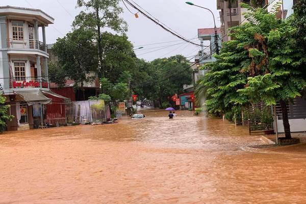 Vì sao cả thành phố Hà Giang chìm trong biển nước?