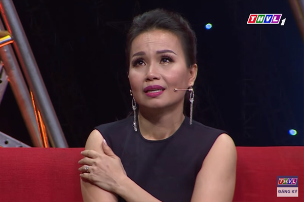 Cẩm Ly òa khóc kể lại hai cú sốc trong đời