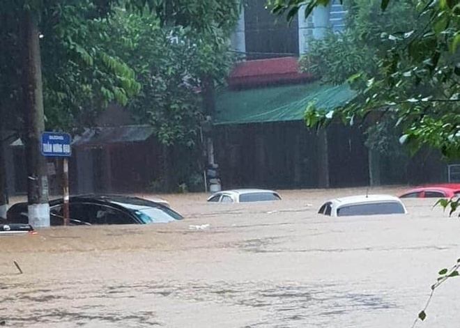 Ô tô ngập nước như ở Hà Giang sẽ bị hỏng nặng mức nào?