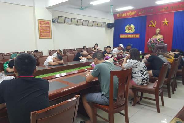 28 người phê ma túy, lắc lư trong tiếng nhạc chát chúa ở Quảng Ninh