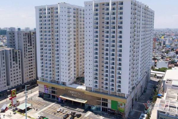 Vụ 43 căn hộ xây chui tại Oriental Plaza: Chính quyền đá trách nhiệm cho BQT