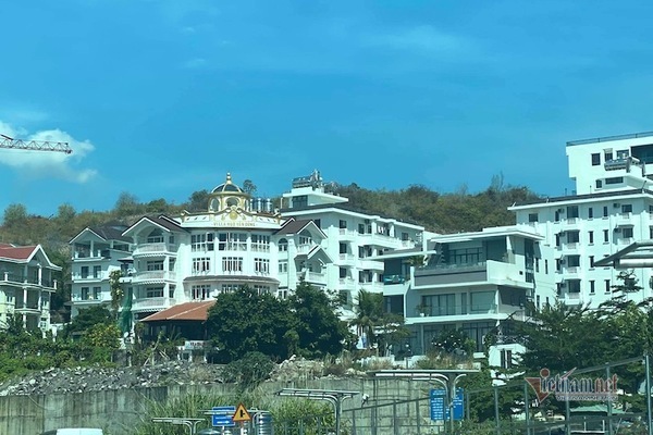 Vì sao loạt biệt thự phá nát quy hoạch ở Nha Trang vẫn ung dung tồn tại?