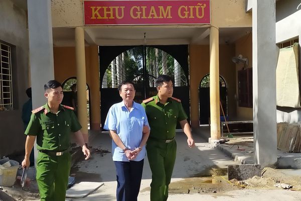 Bắt đối tượng gửi thư nặc danh vu khống Bí thư huyện ở Thanh Hóa