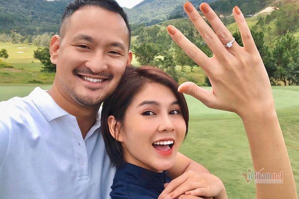 MC Thu Hoài được bạn trai cầu hôn