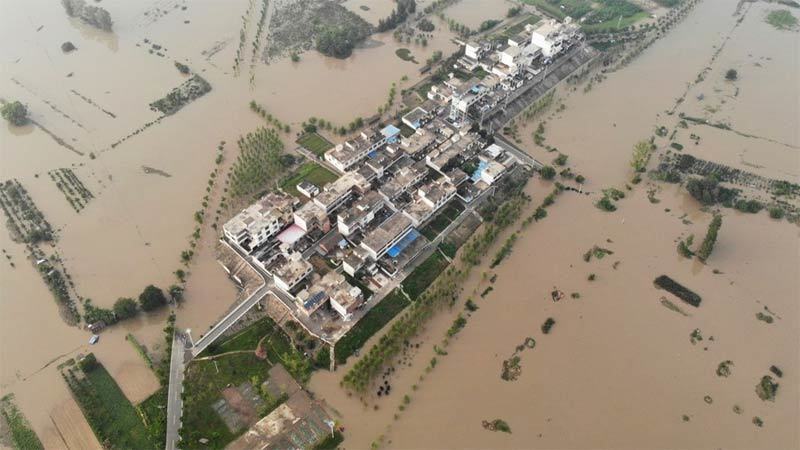 Trung Quốc chi thêm trăm triệu đô cứu trợ lũ lụt, nhiều nước động viên