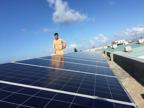 Is there a rooftop solar-power boom in Vietnam?