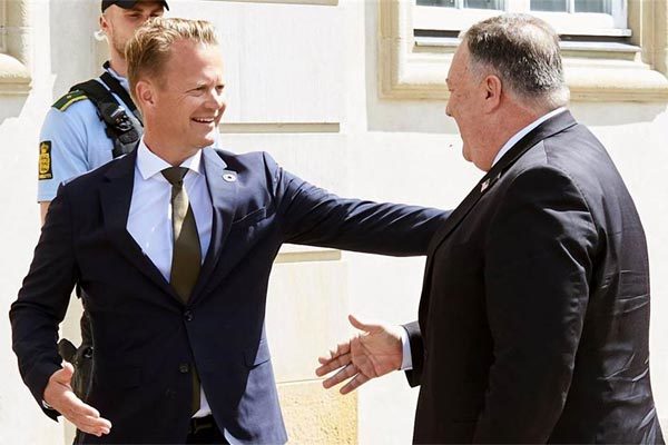 Lý do Ngoại trưởng Mỹ bị các nhà ngoại giao nước ngoài khước từ bắt tay