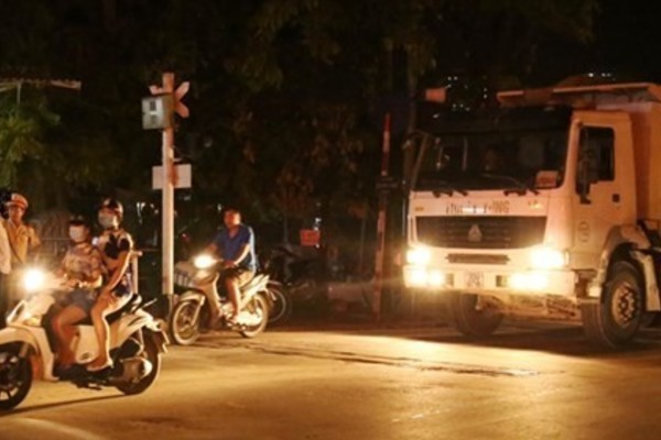 Bốn cán bộ thanh tra giao thông Hà Nội hầu tòa vì nhận hối lộ