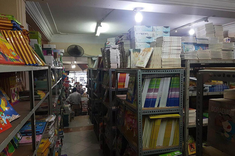 Nhiều sách giáo khoa giả bị phát hiện tại Hà Nội