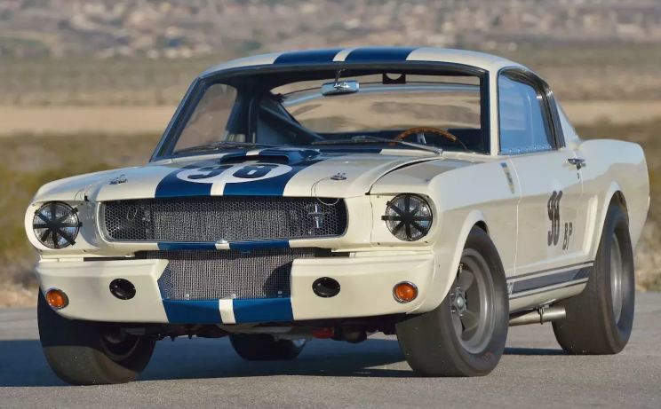 Ford Mustang 1965 giá đắt kỷ lục 3,85 triệu USD