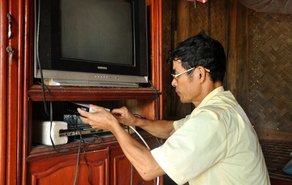 Ninh Thuận: Lắp đặt miễn phí hơn 9 nghìn đầu thu truyền hình số vệ tinh cho hộ nghèo, cận nghèo