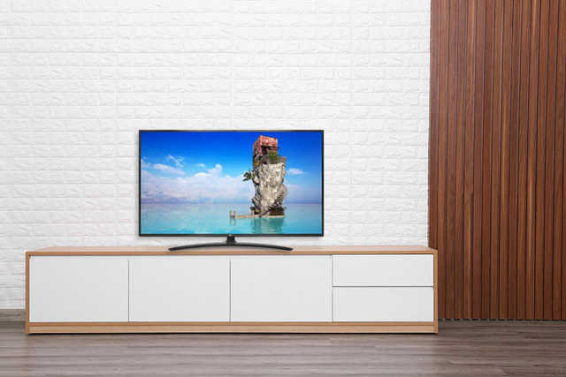 Tivi giảm giá gần 10 triệu đồng, điều hòa hạ nhiệt