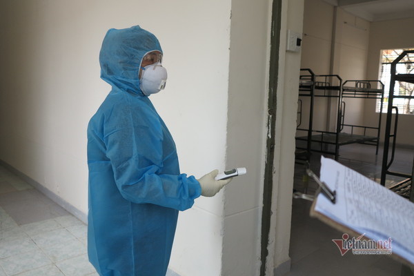 Cách ly, lấy mẫu xét nghiệm con gái và cháu ngoại bệnh nhân 420