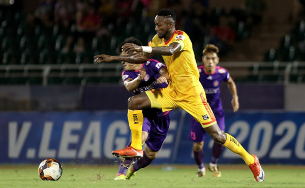 V.League star Samson holds Vietnam close to his heart