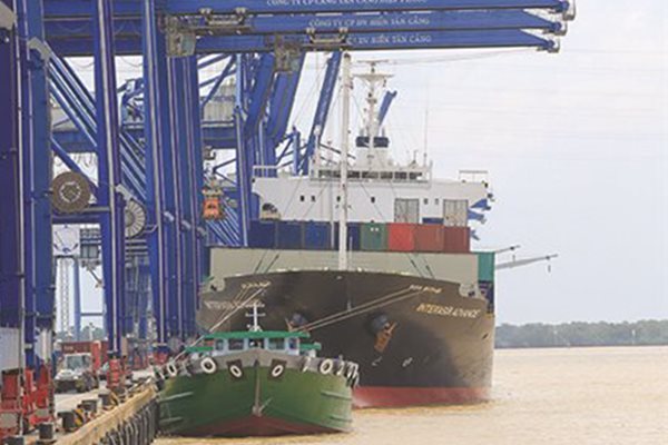 Vietnam's trade surplus continued to grow in H1 despite Covid-19