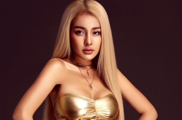 Phạt 40 triệu quán bar Ngân 98 mặc phản cảm biểu diễn