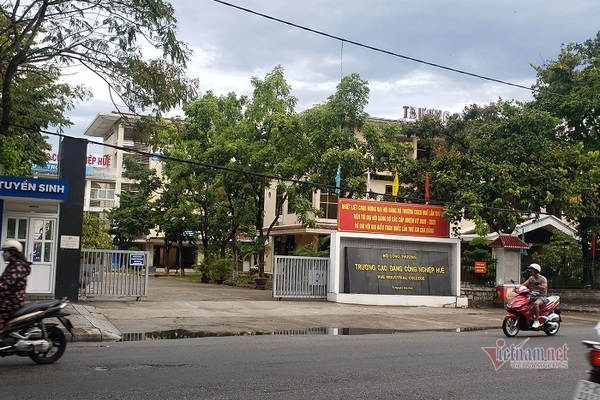 Cài sẵn đáp án cho thí sinh, nhân viên trường CĐ ở Huế bị sa thải