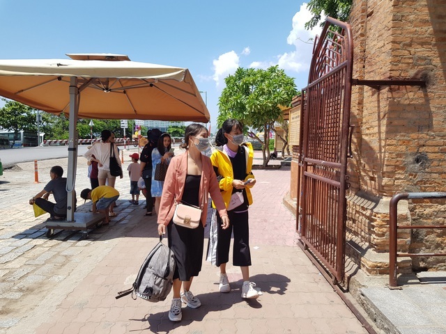 Phu Yen, Quang Nam temporarily shut down tourist destinations from July 29