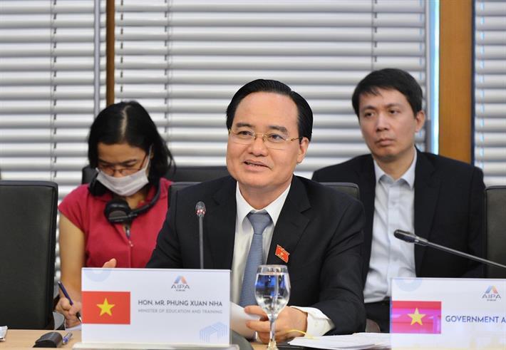 Bộ trưởng Phùng Xuân Nhạ đề nghị thúc đẩy chuyển đổi số trong giáo dục