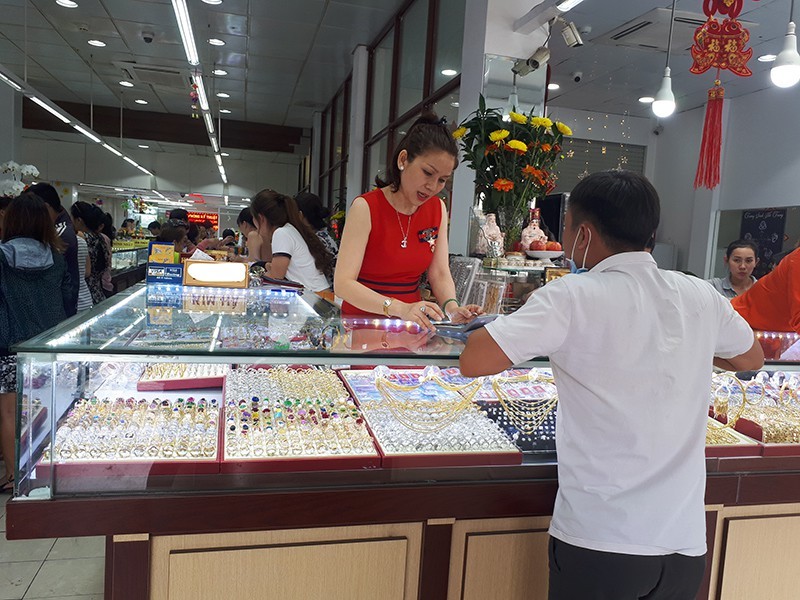 ‘Chết đứng’ vì vay vàng lúc giá 36 triệu đồng/lượng