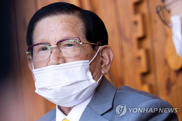 Hàn Quốc bắt giáo chủ Tân Thiên Địa vì cản trở nỗ lực chống Covid-19