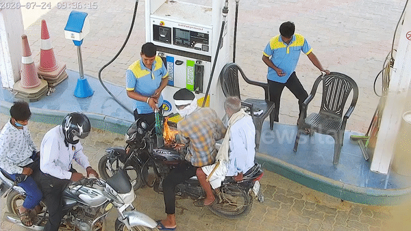 Clip giải cứu 2 cô gái, kẻ cướp điện thoại choáng váng 'nóng' nhất MXH tuần qua