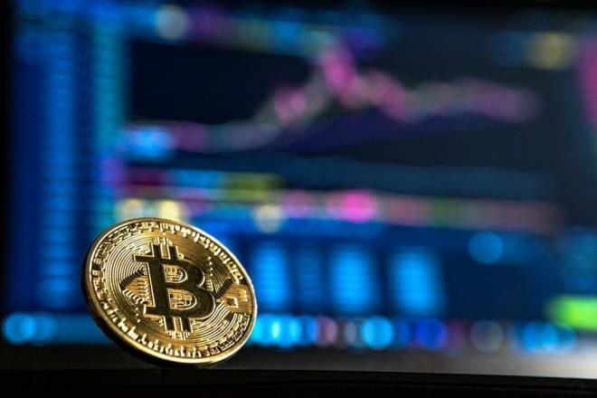 Tiền ảo tăng chóng mặt, Bitcoin chạm 12.000 USD