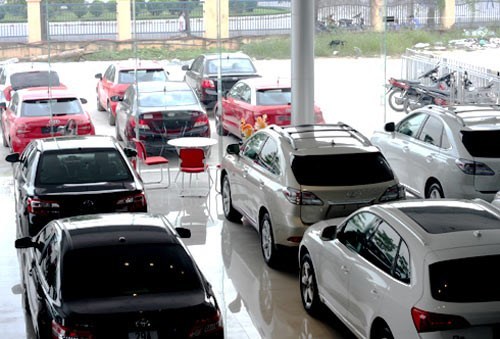 Tháng đầu năm mới, tiêu thụ ô tô Việt giảm sâu