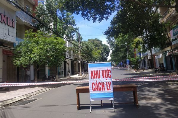Đắk Lắk phong tỏa loạt địa điểm, tìm F1 liên quan cô giáo về từ TP.HCM
