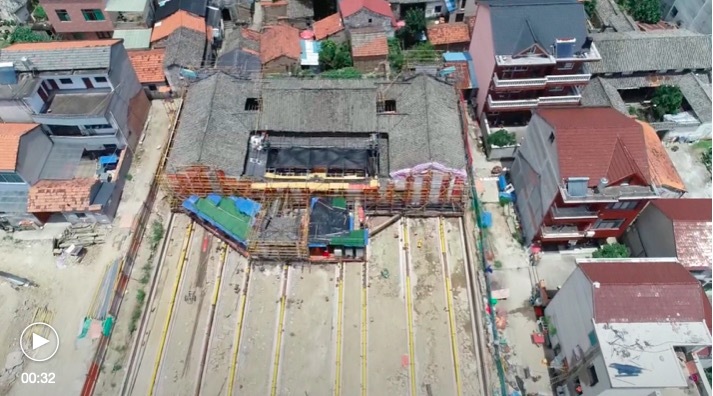 Tua nhanh dịch chuyển nhà 100 tuổi trong 30 giây tại Trung Quốc