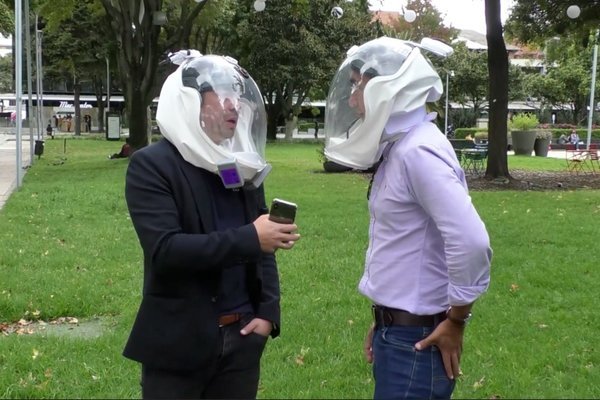 Mũ phi hành gia phòng lây nhiễm Covid-19