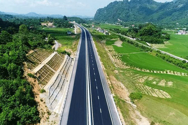 14 nhà đầu tư đấu thầu 5 dự án PPP cao tốc Bắc - Nam