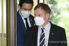 Hàn Quốc triệu hồi khẩn nhà ngoại giao bị tố quấy rối tình dục ở nước ngoài