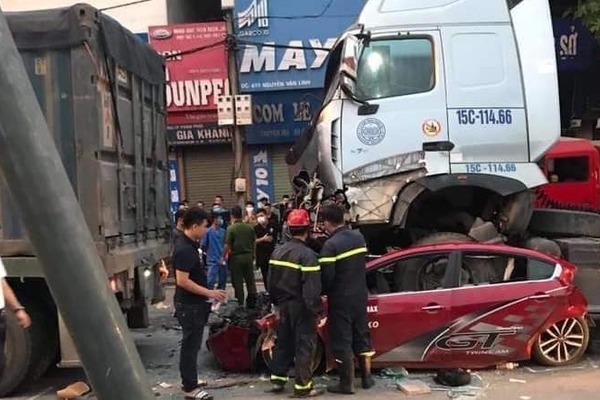 Lái xe container khai gì với công an sau khi làm ba người tử vong ở Long Biên