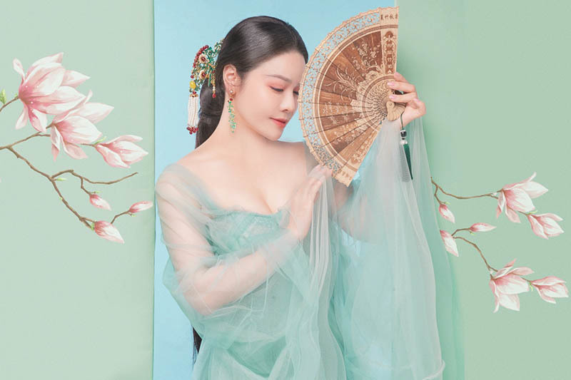 Nhật Kim Anh đẹp dịu dàng trong loạt ảnh cổ trang