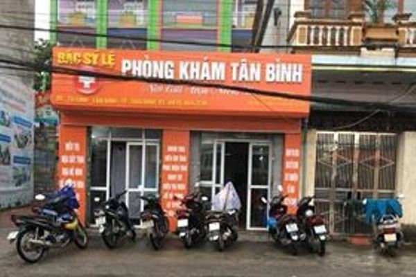 Bắt khẩn cấp bà nội để điều tra vụ bé 11 tháng uống sữa nghi có độc