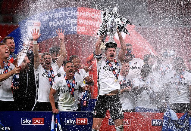 Xác định đội bóng cuối cùng dự Premier League 2020-21