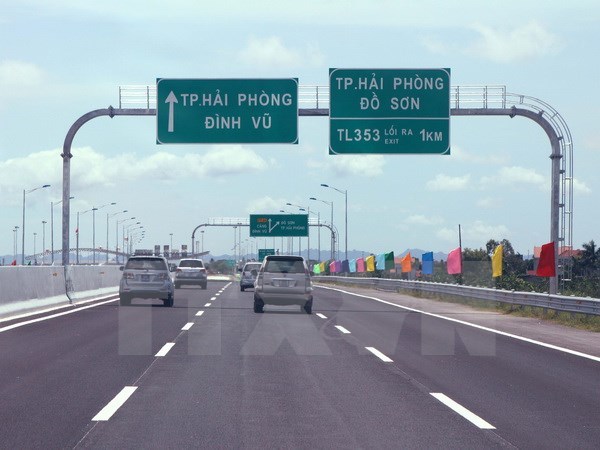 Hanoi-Hai Phong Expressway begins non-stop toll collection from August 11