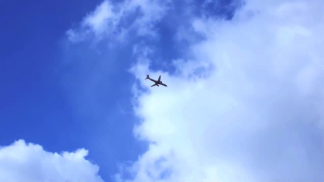 Điều gì xảy ra khi máy bay bị sét đánh trúng?