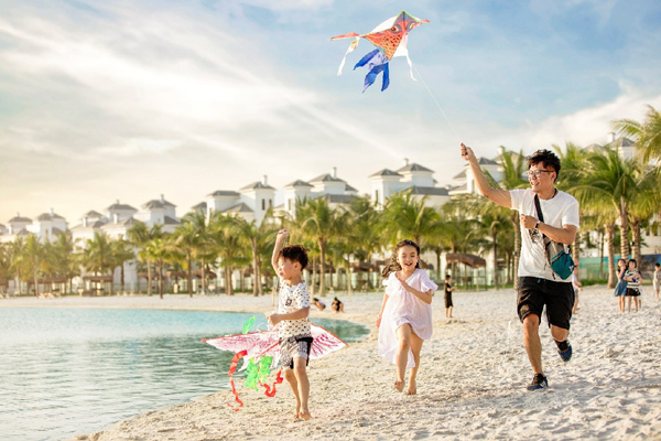 ‘Kỳ nghỉ hè ở biển’ giữa lòng Hà Nội
