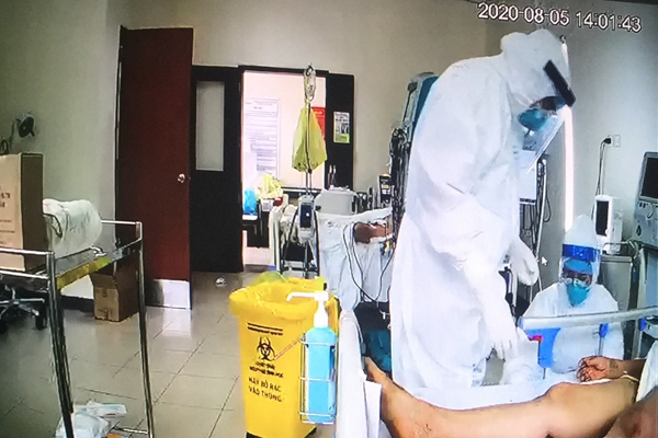 Điều thiết bị từ Hà Nội vào Huế cứu bệnh nhân Covid-19 nguy kịch