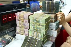 VN central bank cuts reserve interest rate to aid the economy