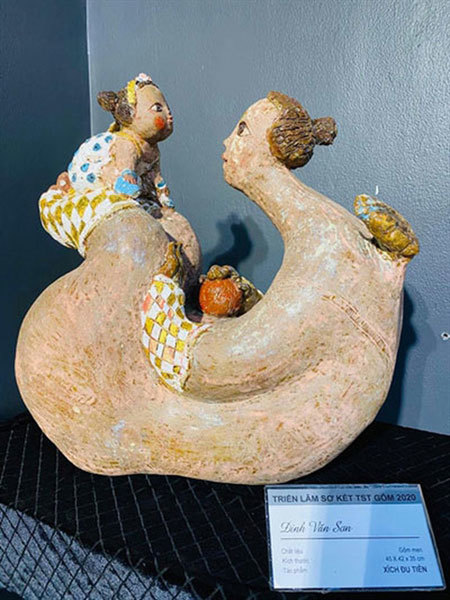 Art club members promote ceramic art through new exhibit