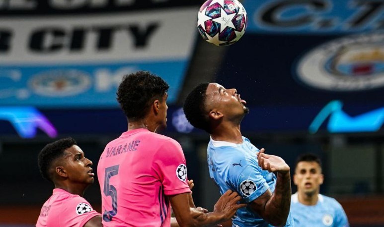 Thảm họa Varane khiến Real Madrid dừng bước ở vòng 1/8