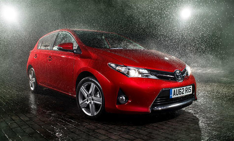 Những phụ kiện ô tô rẻ tiền nhưng hữu ích cho ngày mưa