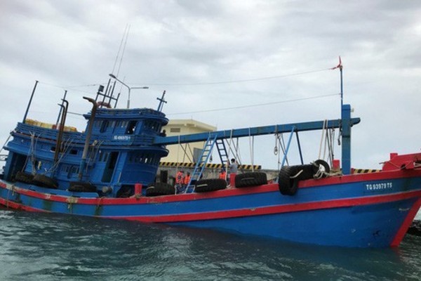 High Command of Coast Guard Region 3 detects vessel carrying 100,000 liters of non-origin DO oil