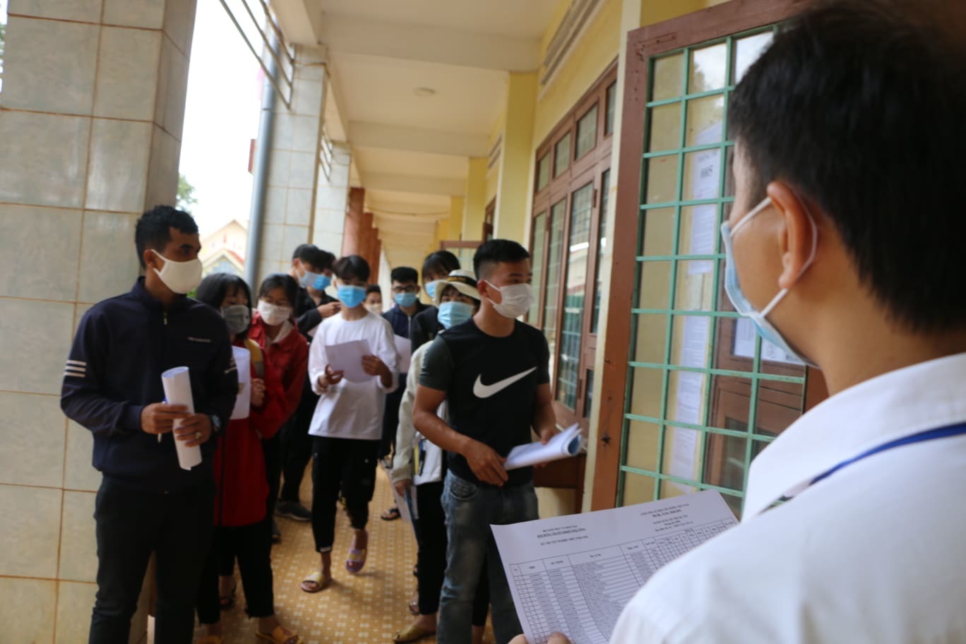 Xét đặc cách tốt nghiệp cho nữ sinh có bố qua đời trước ngày thi