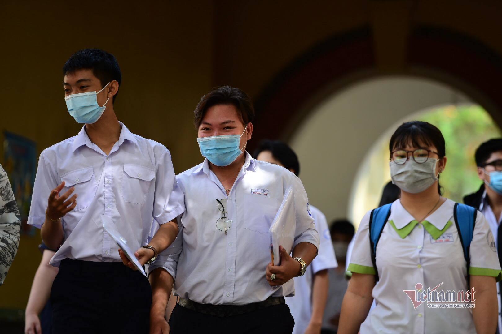 Thi môn Toán tại TP.HCM: 24 thí sinh phải chuyển sang phòng thi dự phòng